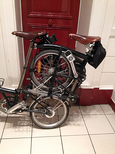 Pourquoi M. Brompton y fait pas les choses jusqu'au bout ??? - Page 2 Brompton-piggy-back-2